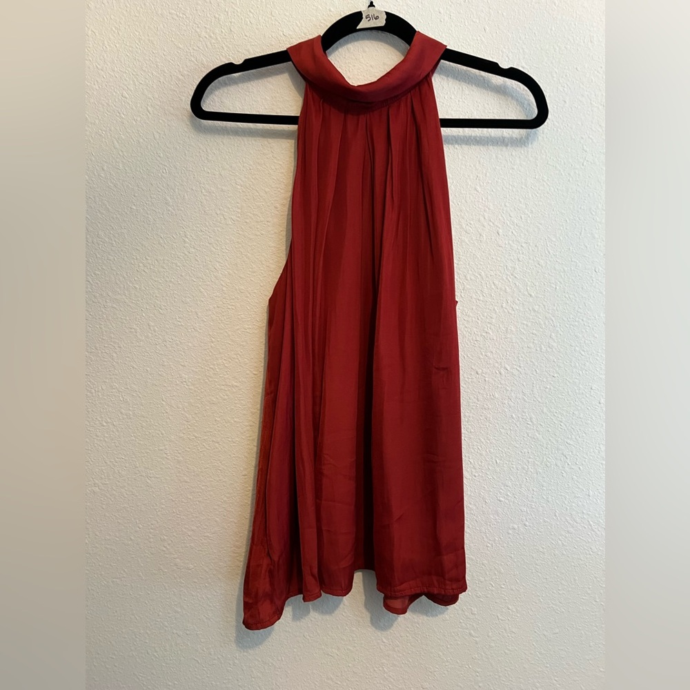 #516 NWT  Banana Republic burgundy sleeveless blouse size large